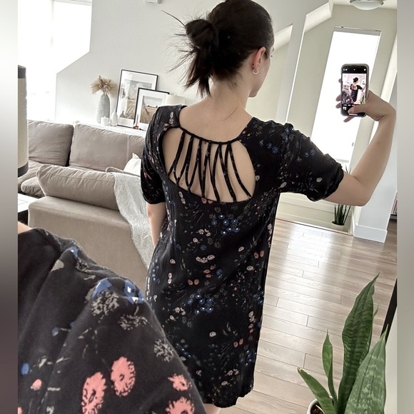 Gentle Fawn Dress - Picture 2 of 5